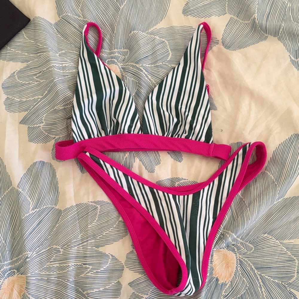 Lain snow x Jena sims magnolia lain Bermuda Triangle top and Bermuda bottom (M)